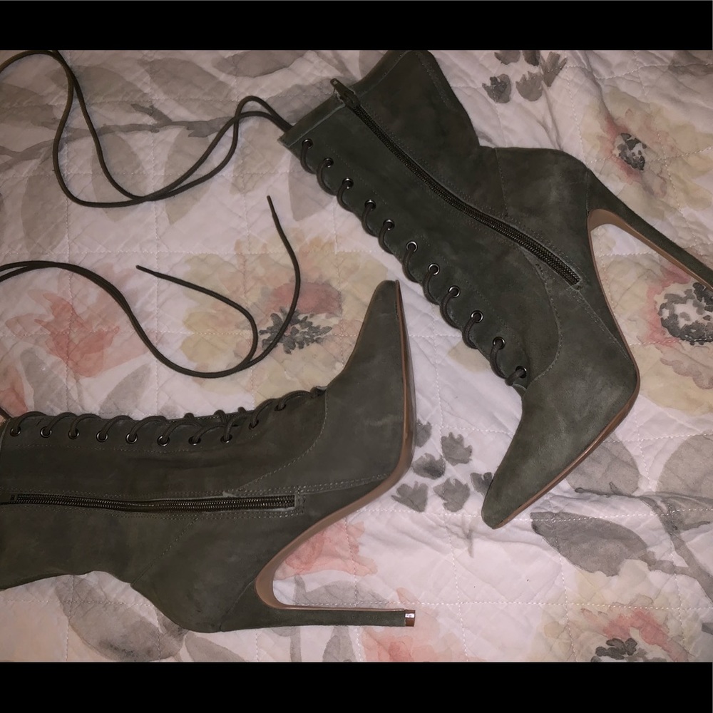 Suede Steve Madden lace-up boots in Olive green